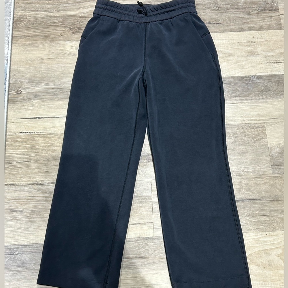 Lululemon Softstreme High-Rise Straight-Leg Cropped Pants – Black